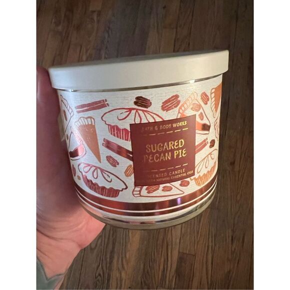 Bath & Body Works Sugared Pecan Pie 3 Wick Candle - Picture 1 of 5